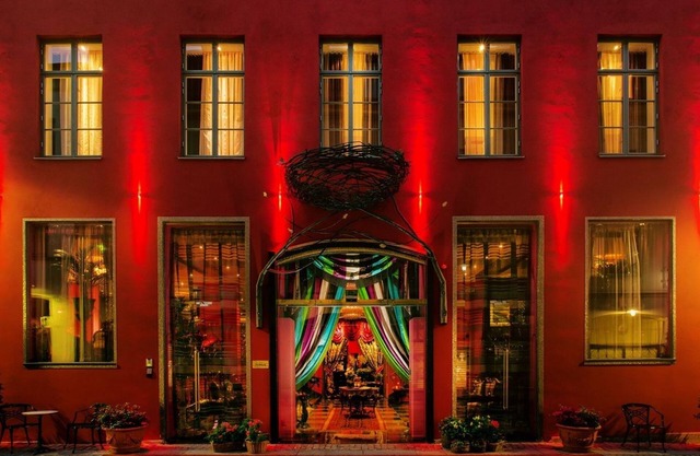 Dorsia Hotel & Restaurant