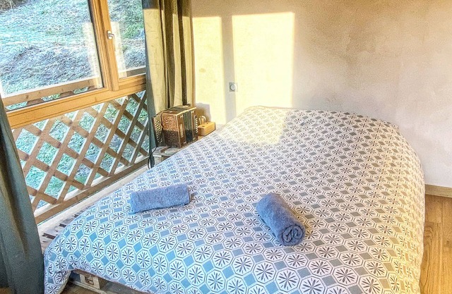 Double bed and breakfast with garden and mountain