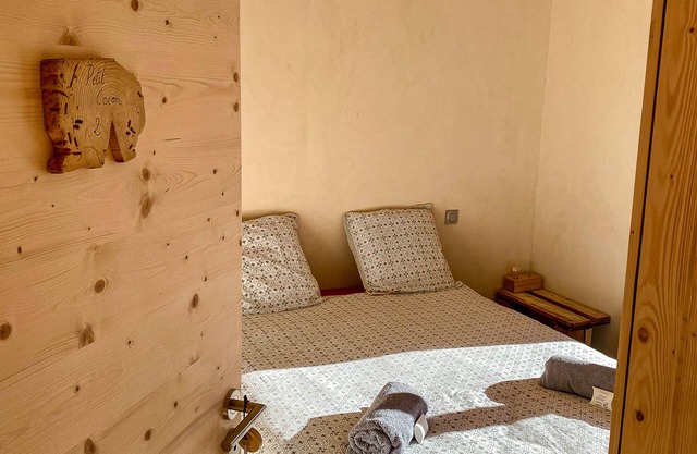 Double bed and breakfast with garden and mountain