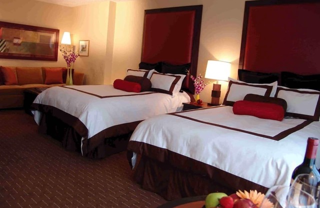 Double Double Suite w/Kitchen at Beacon Hotel & Corporate Quarters