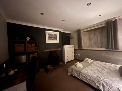 Double ground floor room - Leicester free parking and drinks