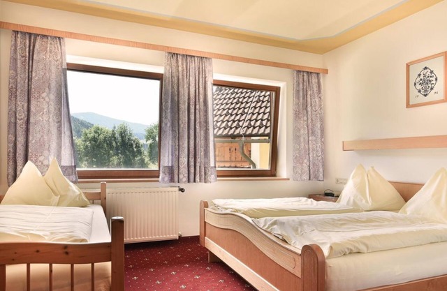 Double or triple room, shower, WC - Gasthof Neuwirt