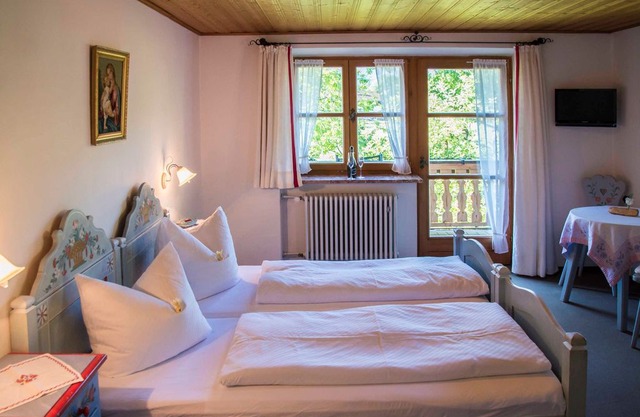 Double Room 1 + 3 - Gästehaus Becher, Kreuth-Point