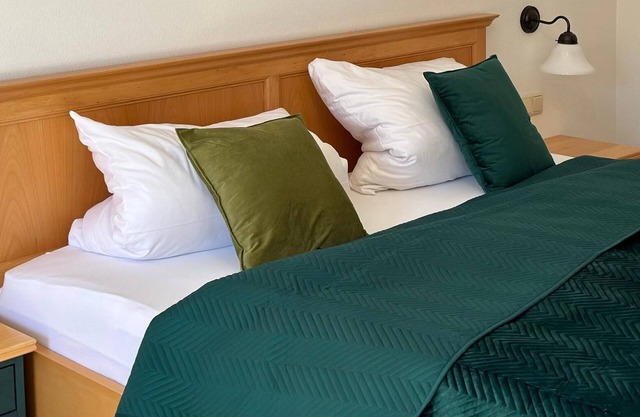 Double room (approx. 30sqm) with private bathroom