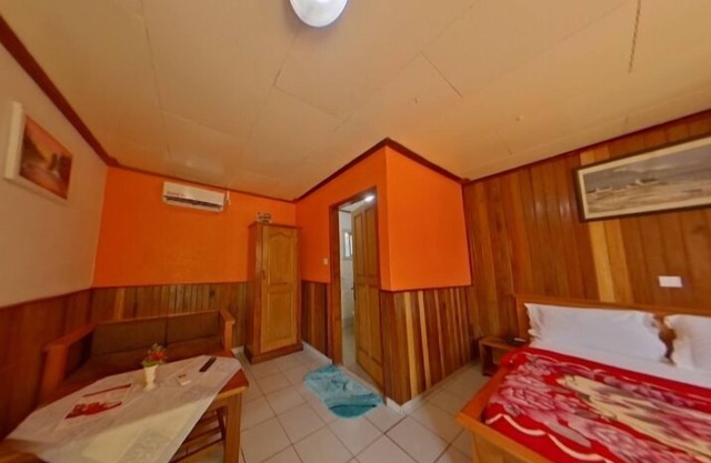 Double room-Basic-Ensuite with Shower-Courtyard view