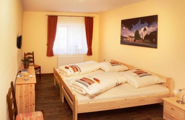 Double room 12 - Guesthouses Am Nibelungensteig