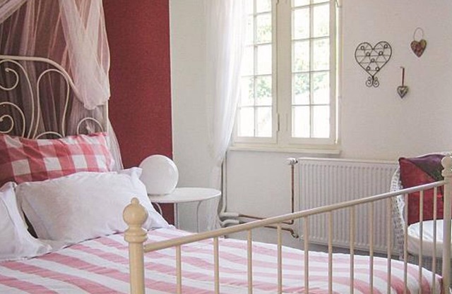 Double room "Paris" with 1,40m wide bed - B & B The little Globetrotter