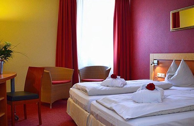 Double room shower/toilet - ACHAT Hotel Monschau