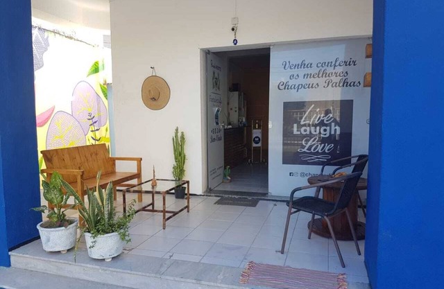 Double room with private bathroom, Wi-Fi, air conditioning and TV.