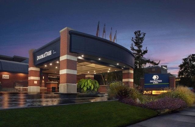 DoubleTree by Hilton Akron Fairlawn