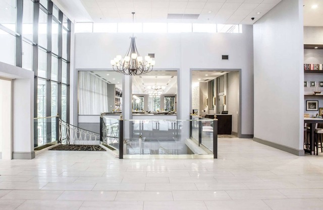 DoubleTree by Hilton Hotel Charlottesville