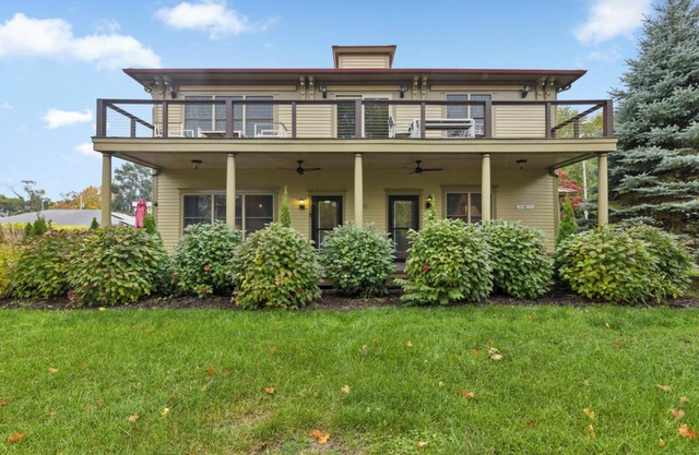 Douglas Retreat - Two bedroom condo with High-Speed WIFI, AC, Washer/Dryer.