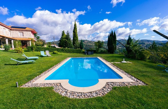 Douro Valley - Country house with private pool.