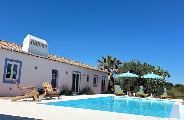 Dovale Country House