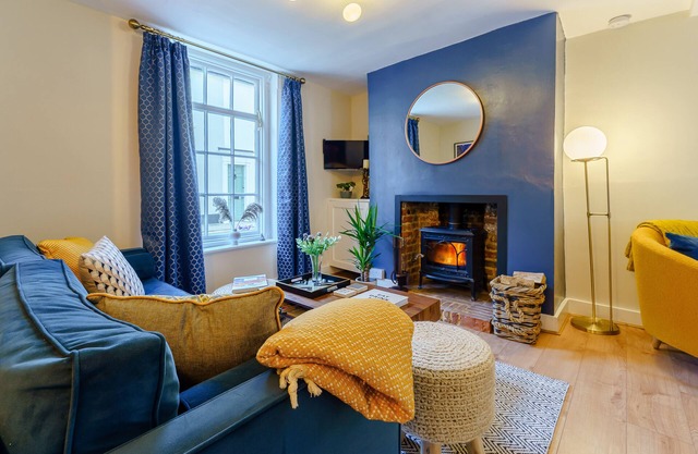 Dovetail Cottage - Three Bedroom House, Sleeps 6