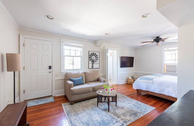 Down the Block from Tulane- Uptown