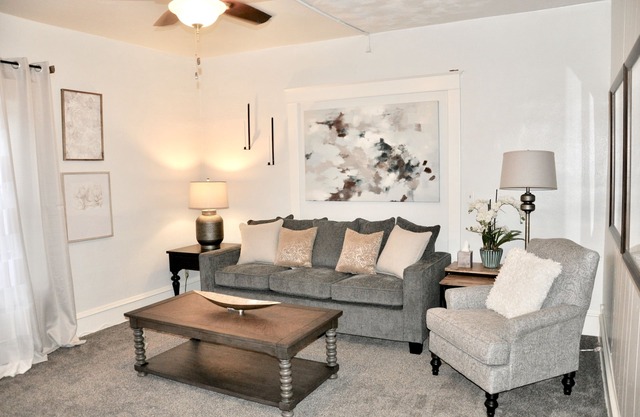Downtown 1 Bedroom Charmer - Walk, Bike, Visit, Enjoy!