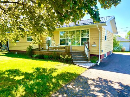 Downtown-2BR APT-King-Parking-WiFi7