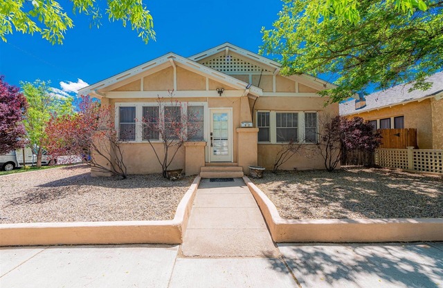 Downtown Adobe - 3 bedroom