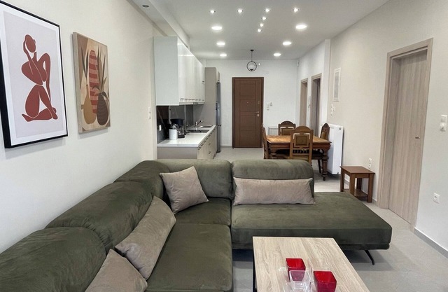 Downtown Apartment – Stylish Stay in Volos