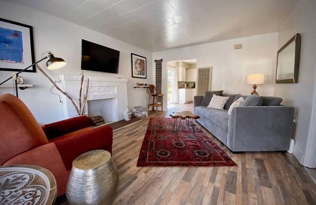 Downtown Arcata Garden Cottage