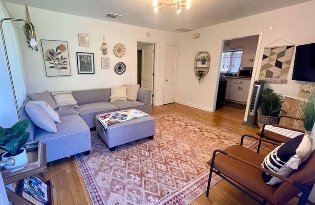 Downtown ATX! Deep Eddy Bungalow #B