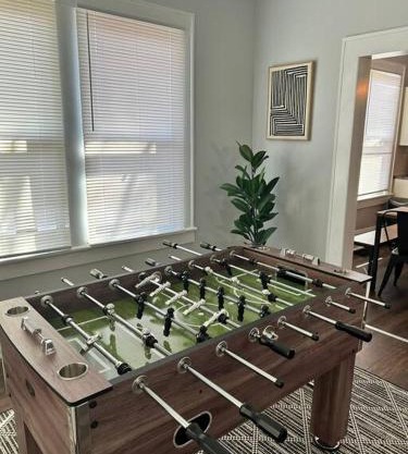 Downtown Charm, 3 Bdr, Near Rest and Bars