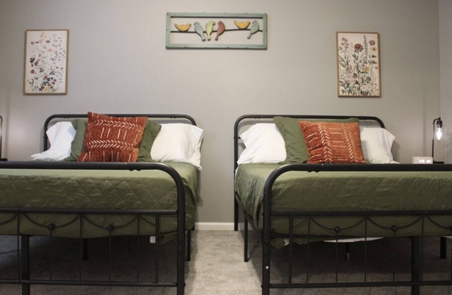 Downtown Comfort: Capital Manor Getaway