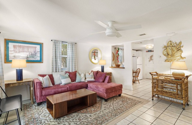 Downtown Cottage! Walk/Cart Everywhere, 2 King Beds