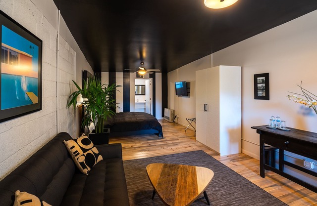 Downtown Cozy Condo-Walk to best Diners, Breweries, NAU, Historic Flagstaff!