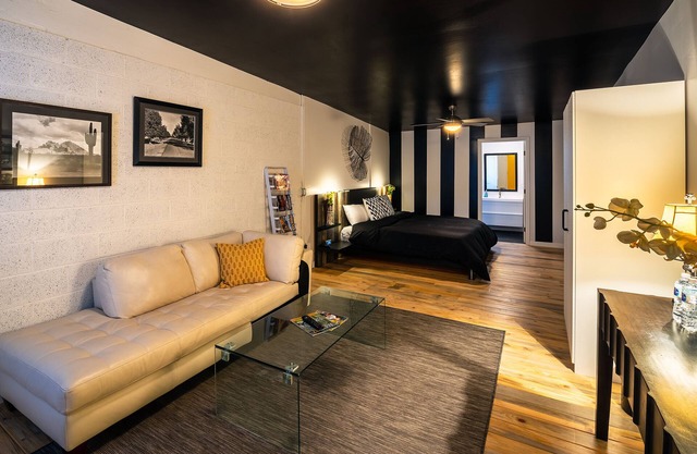 Downtown Cozy Condo -Walk to Best Diners, Breweries, NAU, Historic Flagstaff!