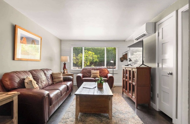 Downtown Cozy Home Base - Purple Sage 5