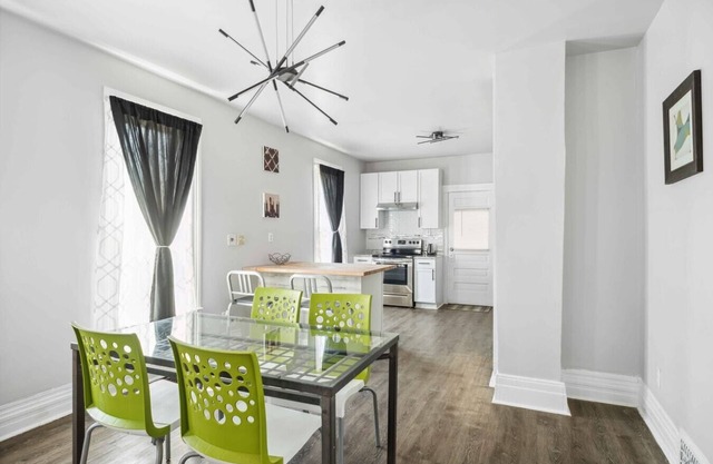 Downtown Detroit Gem 3 Bedrooms & Culture!