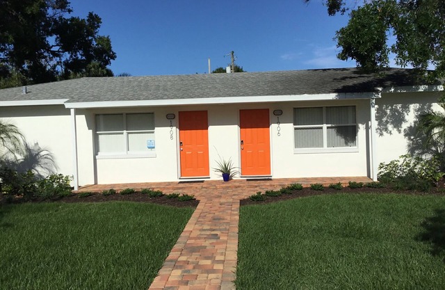 Downtown Duplex -Cultural Arts District-Gated Tropical Garden