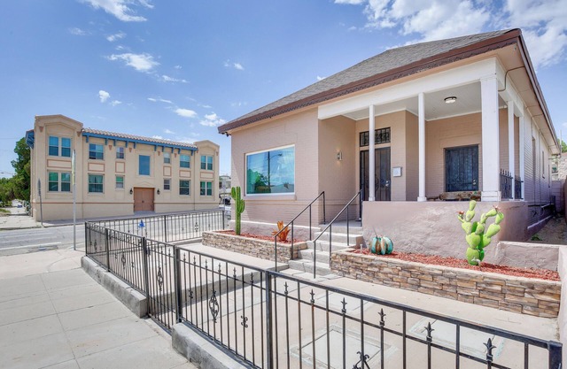 Downtown El Paso Home ~ 1 Mi to Medical Center St