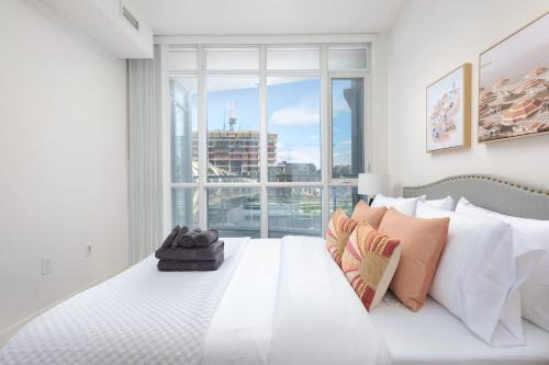 Downtown Escape Stylish Condo with City Views