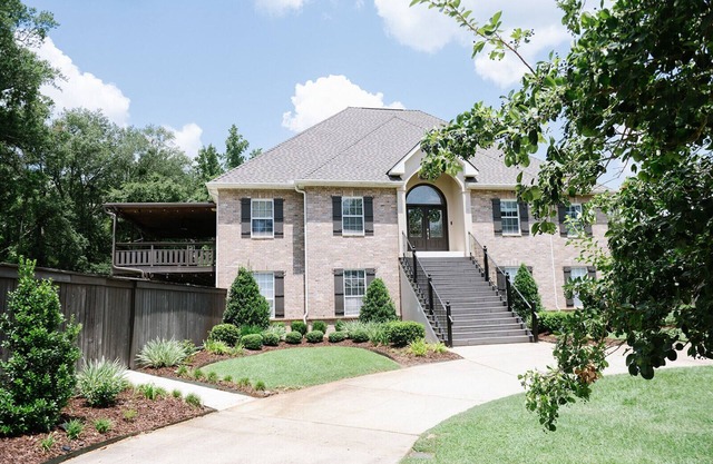 Downtown Estate Luxury Property close to Southeastern