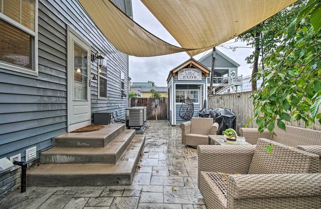 Downtown Fredericksburg Home w/Large Patio!