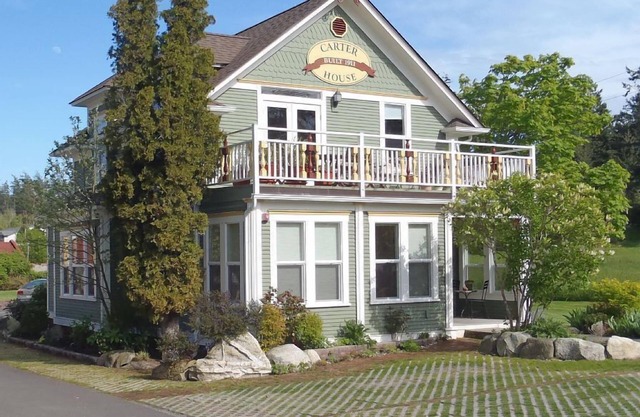 Downtown Friday Harbor! (Artist's Suite)
