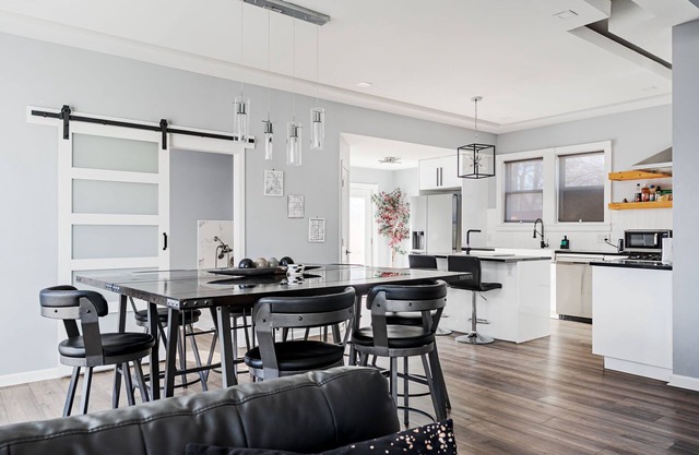 Downtown Indy Retreat: Hot Tub, Arcade, Sleeps 16