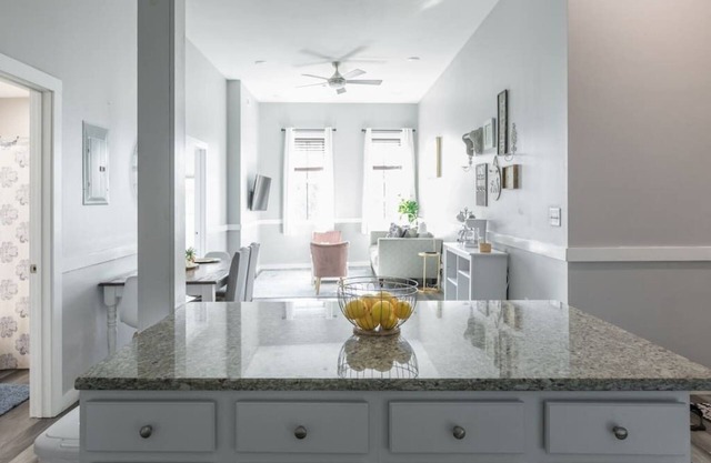 Downtown JC 2 Bed Loft with Light