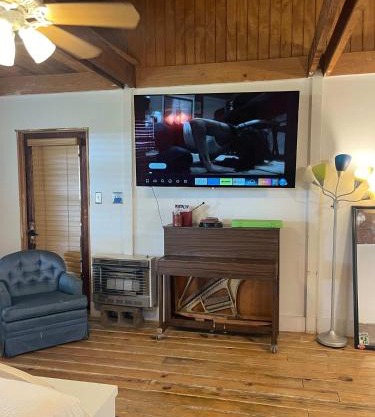 Downtown Lafayette Gem-Stylish 1BR Apartment