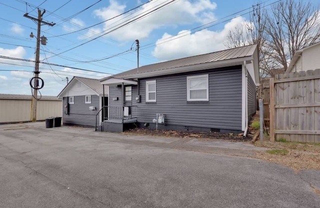 Downtown Lenoir City 2 Bedroom House