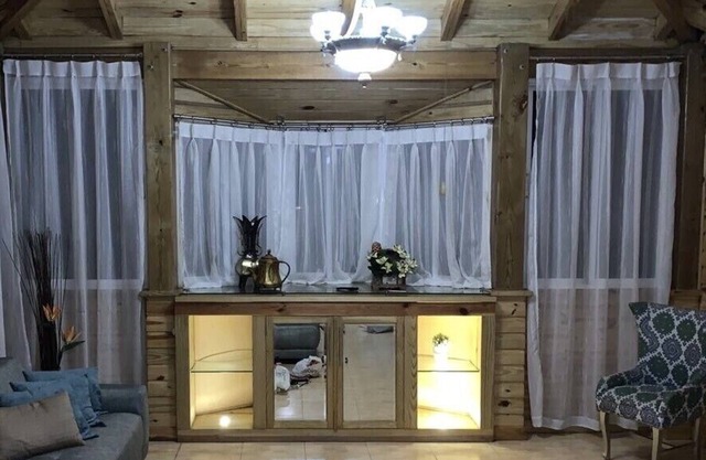 Downtown Loft Apartment, Ocean View and Wood Finish