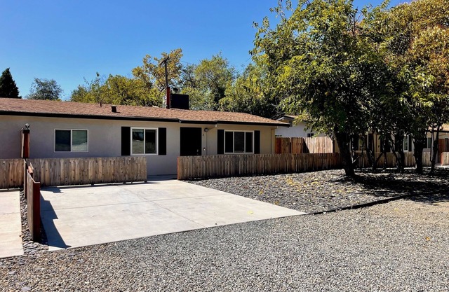 Downtown Loomis Modern Farmhouse 3