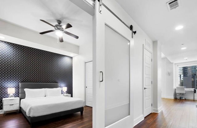 Downtown | Luxury 1BD Apt. | Pool | Gym | Great Views
