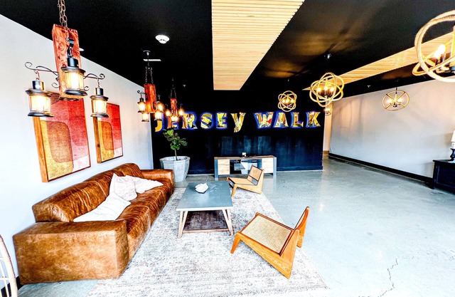 Downtown Luxury Apartment