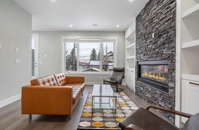 Downtown Luxury with Fast Wi-Fi & Amazing Kitchen!