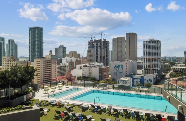 Downtown Miami Luxury Penthouse with Stunning Bay Views