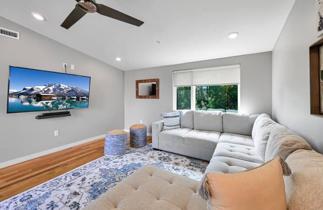 Downtown Oasis – Rooftop Terrace, Elevator & Sauna Access